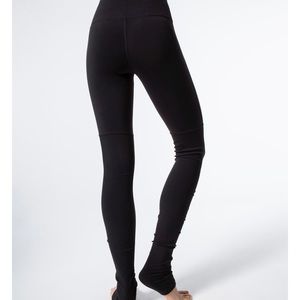 ALO Yoga Pants - Alo Goddess High Hi Rise Legging All Black XS EUC ALO Yoga Pants - Alo Goddess High Hi Rise Legging All Black XS EUC